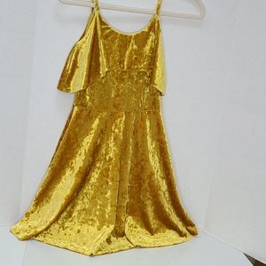 Snow White Golden sleveless velvet flowy dress